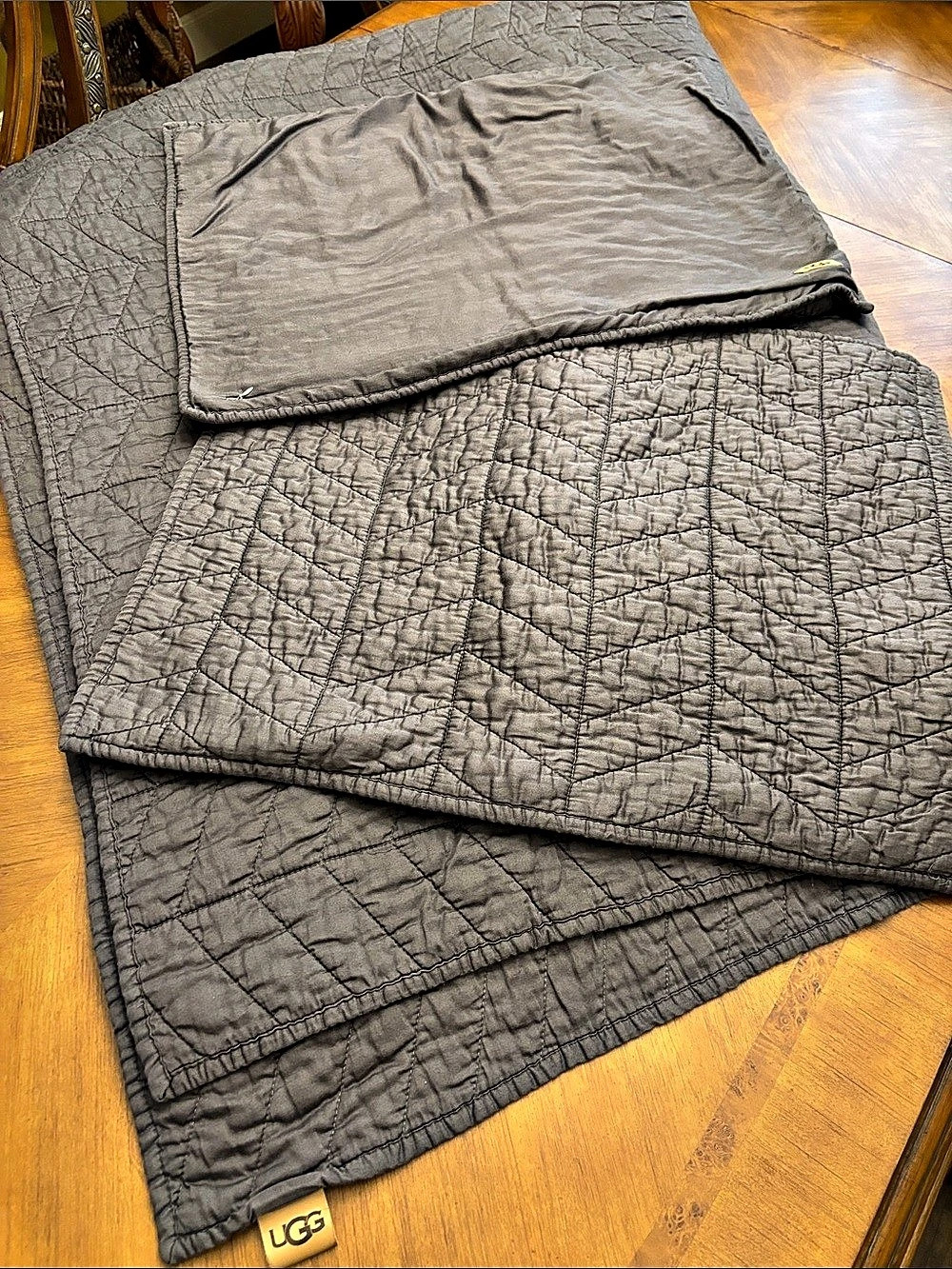 UGG Quilt Set Quilted Blanket Gray Full/Queen